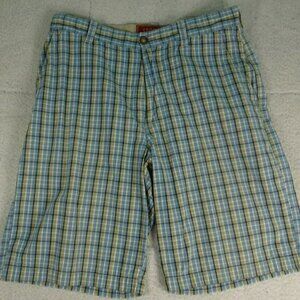 IZOD Blue/Tan Luxury Sport Shorts Size 32